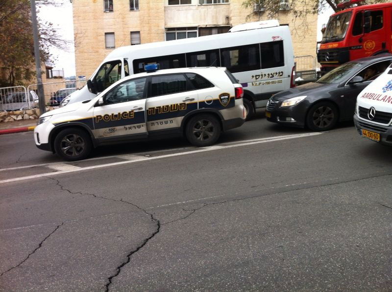 הר נוף: דירה נשרפה, שבעה נפגעו משאיפת עשן