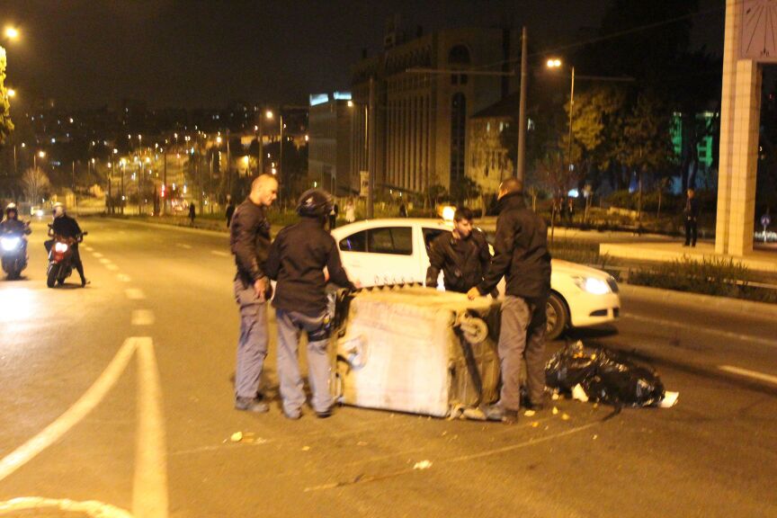 תיעוד: הפגנת מחאה על מעצר שני בחורי ישיבה
