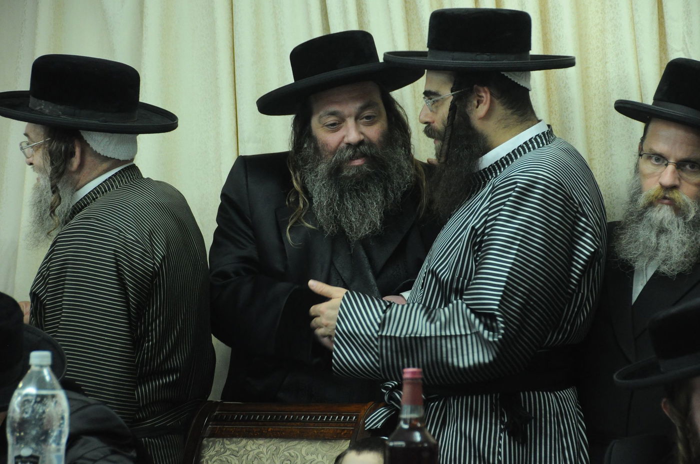 תיעוד: שמחת האירוסין לנכדת האדמו"ר מ"תולדות אהרן"