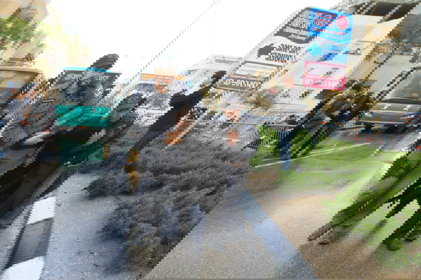 גשם ו"גיוועלד" • תיעוד מסכם מההפגנה נגד מעצר תלמידי הישיבה