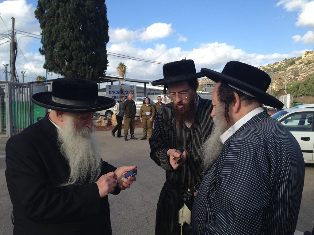 זעם בעדה החרדית: הצבא מנע מהרבנים לבקר בכלא