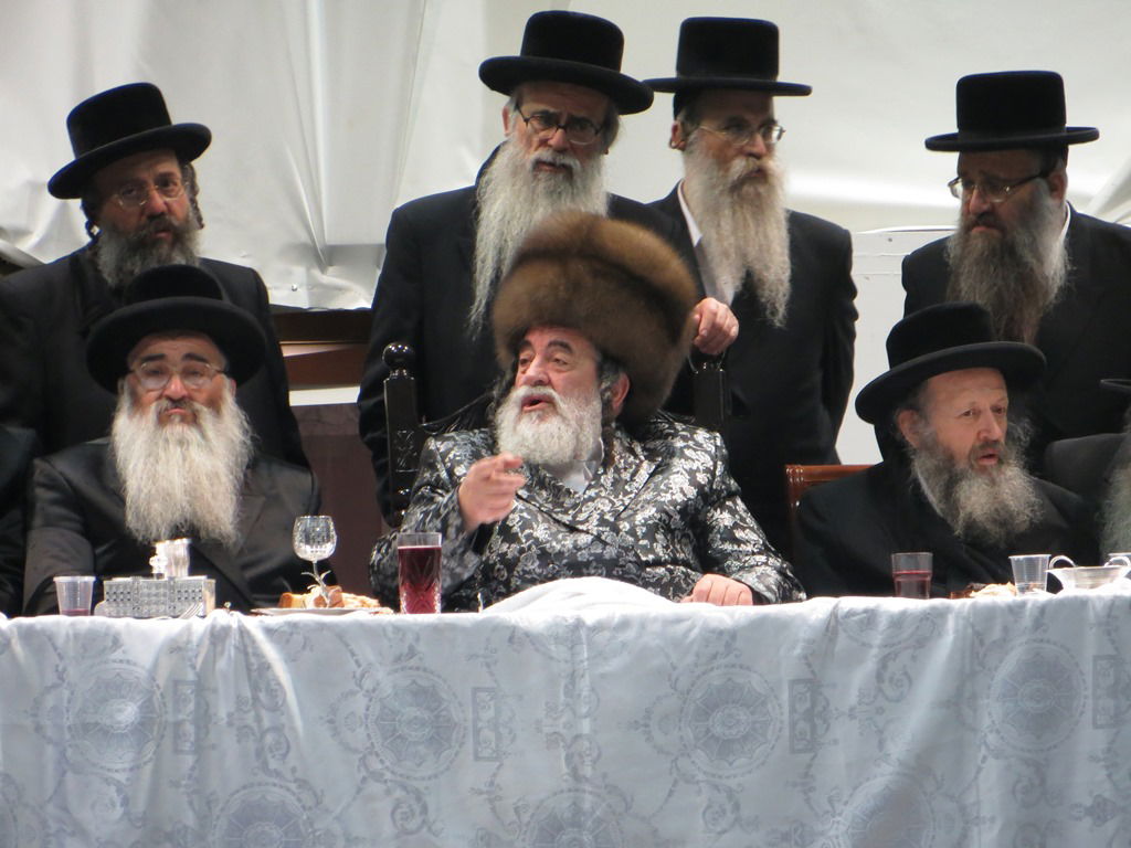 האדמו"ר מויז'ניץ בלונדון • גלריה