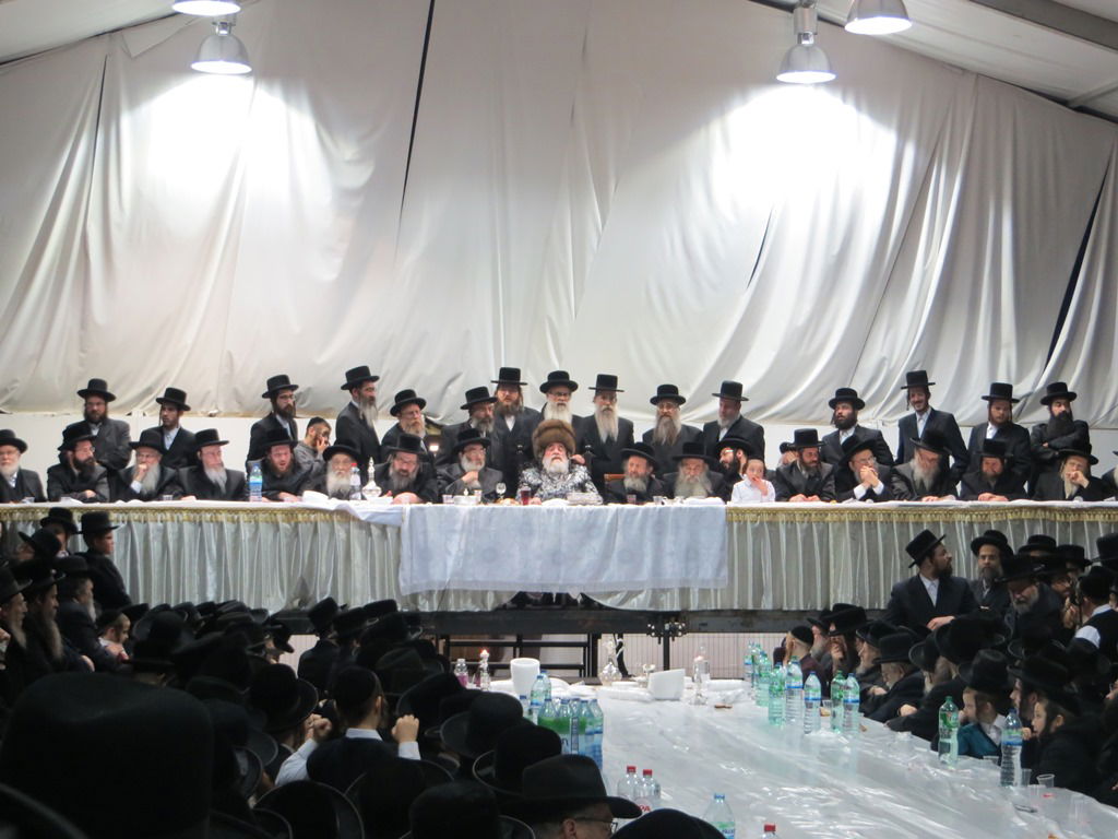 האדמו"ר מויז'ניץ בלונדון • גלריה