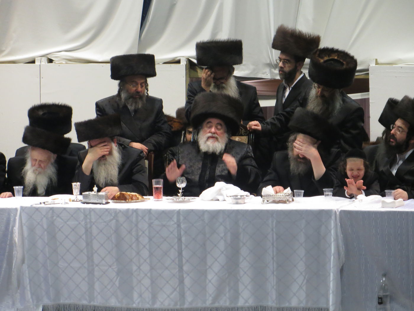 האדמו"ר מויז'ניץ בלונדון • גלריה