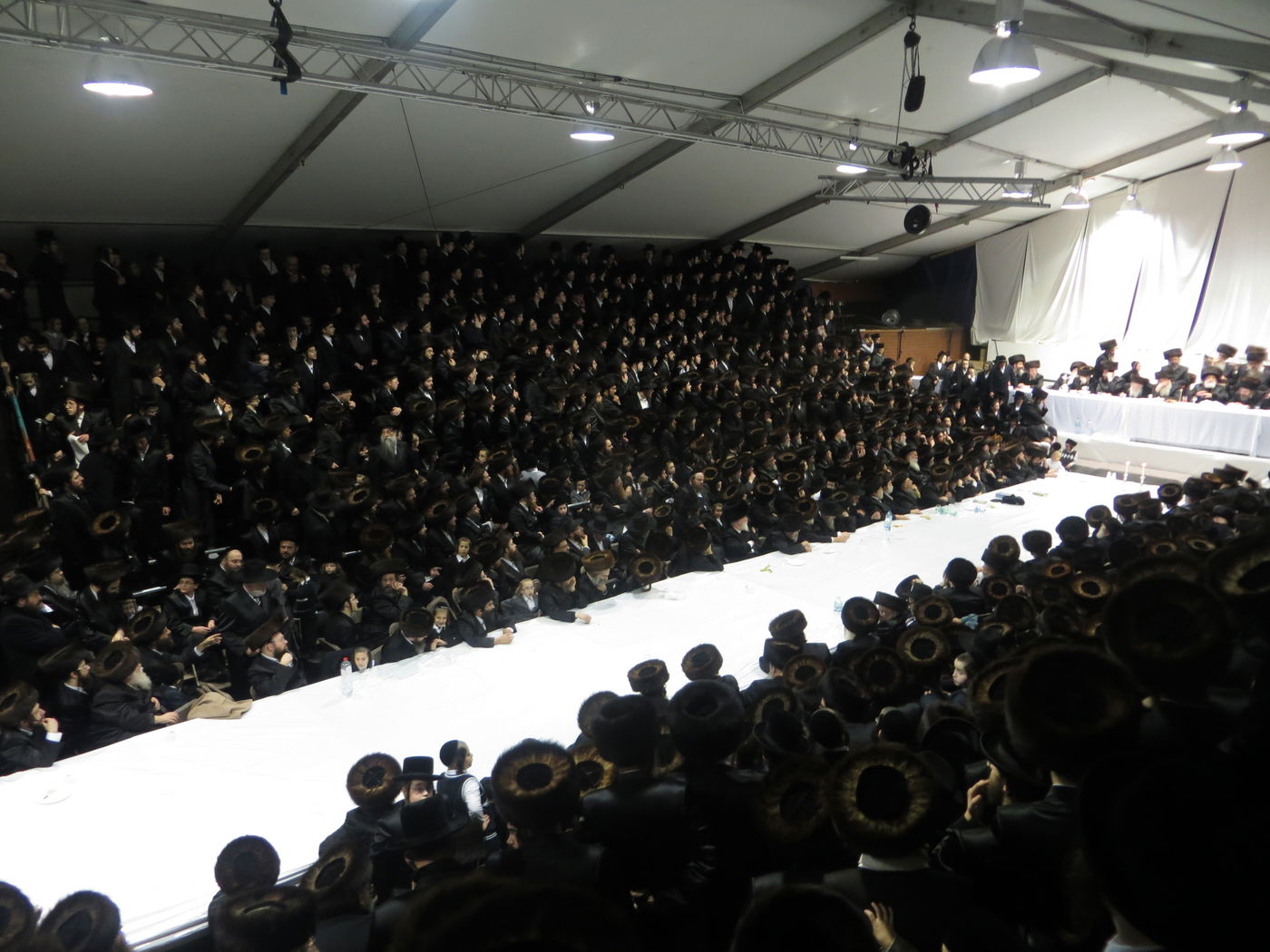 האדמו"ר מויז'ניץ בלונדון • גלריה