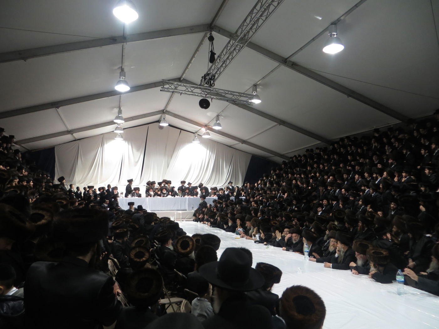 האדמו"ר מויז'ניץ בלונדון • גלריה