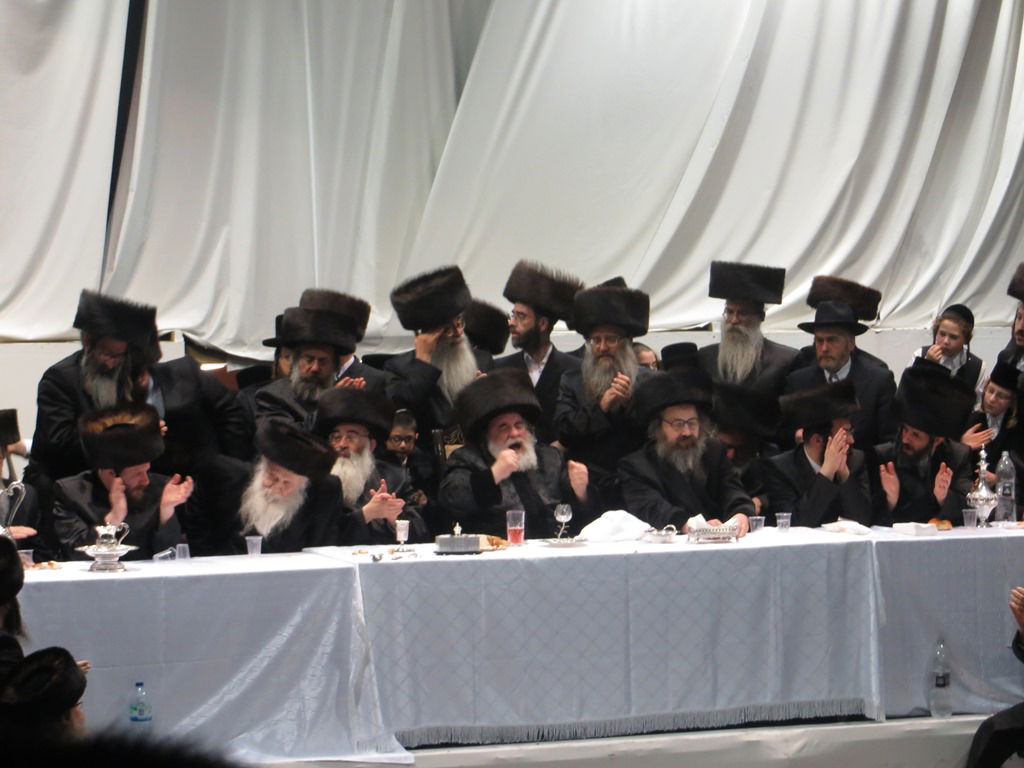 האדמו"ר מויז'ניץ בלונדון • גלריה