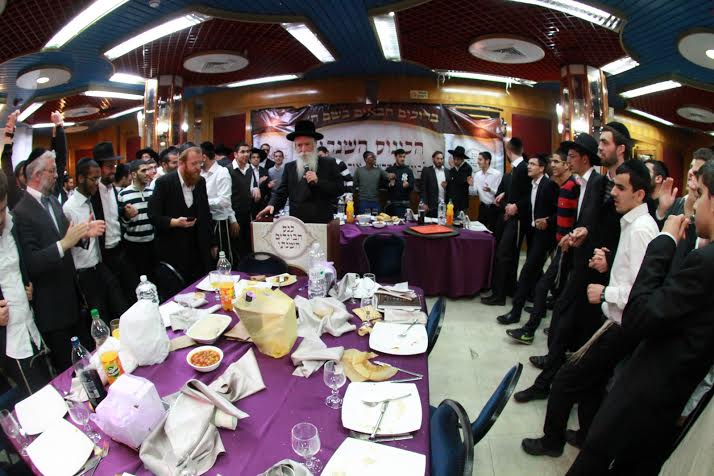 חניכי 'אור ישראלי' השיקו את "ספר החבורות" במעמד מרשים • צפו