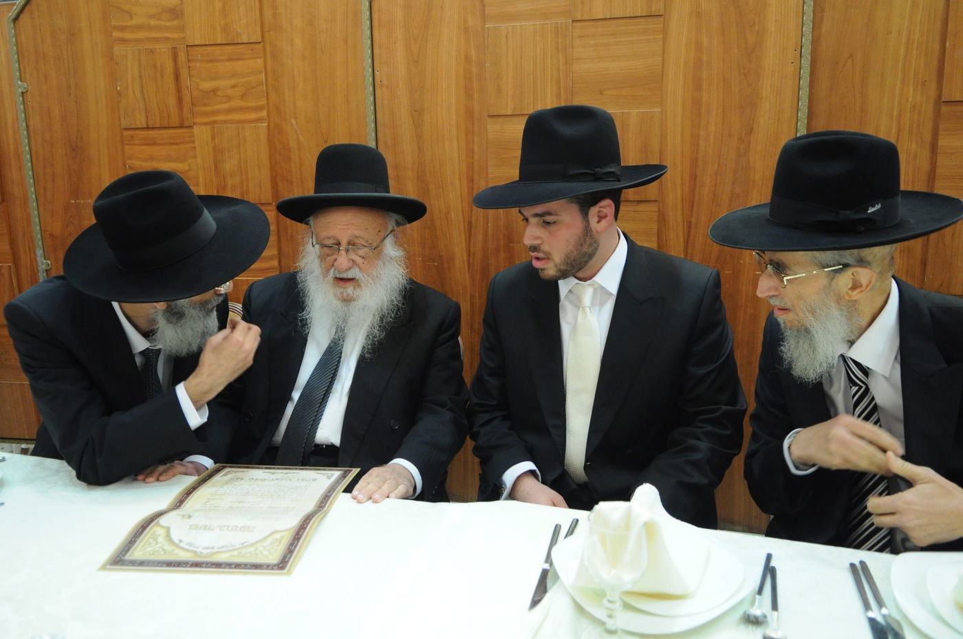 צפו בגלריה: חתונת הרב חיים אסחייק