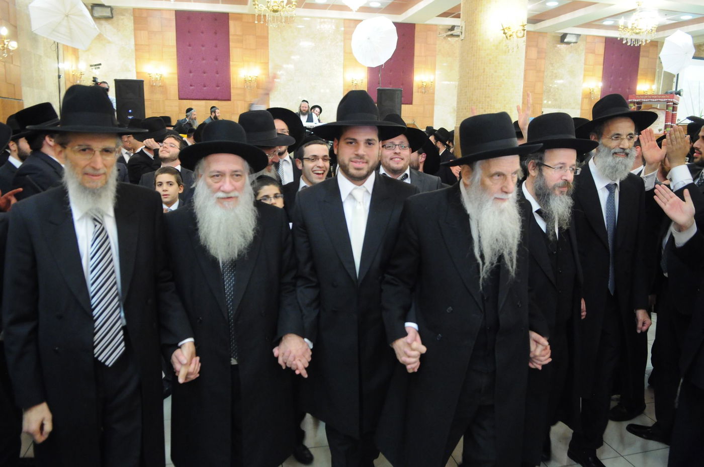 צפו בגלריה: חתונת הרב חיים אסחייק