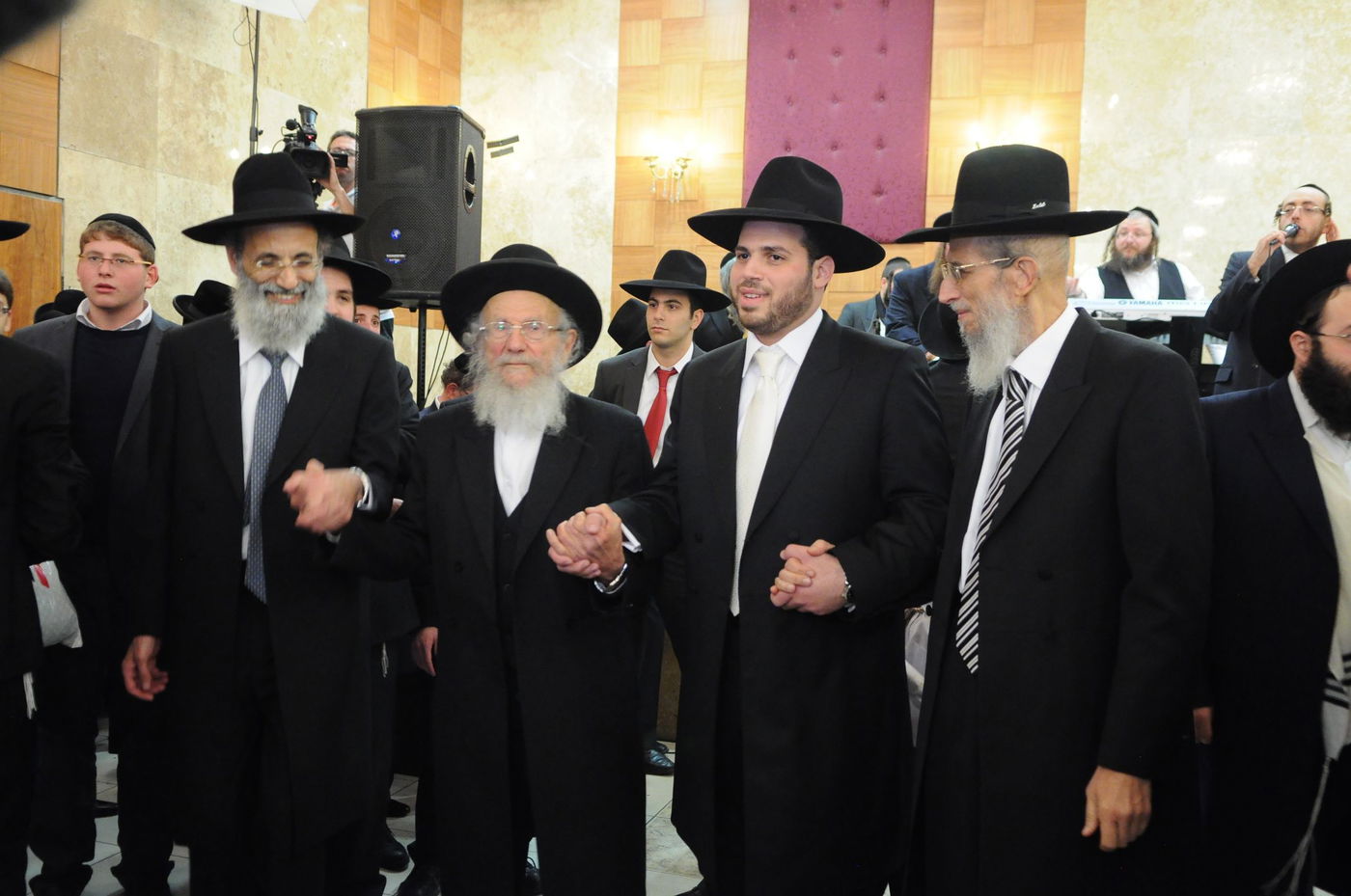 צפו בגלריה: חתונת הרב חיים אסחייק