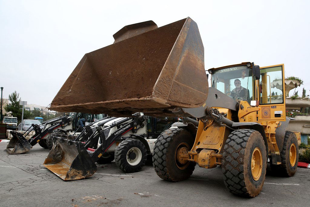 צפו: עיריית ירושלים נערכת לשלג