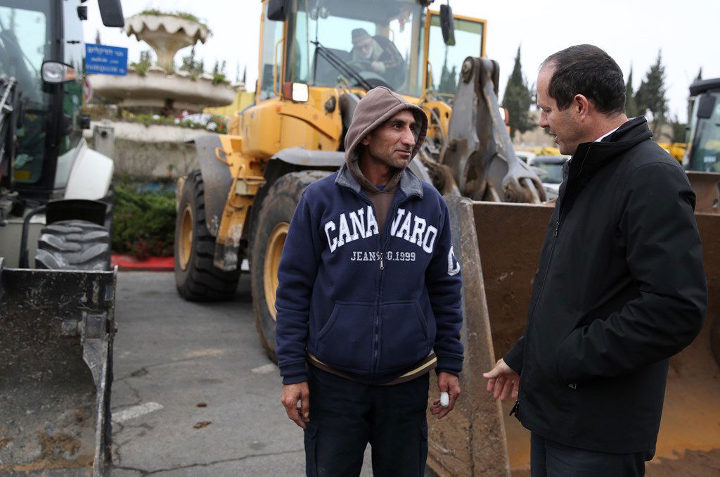 צפו: עיריית ירושלים נערכת לשלג