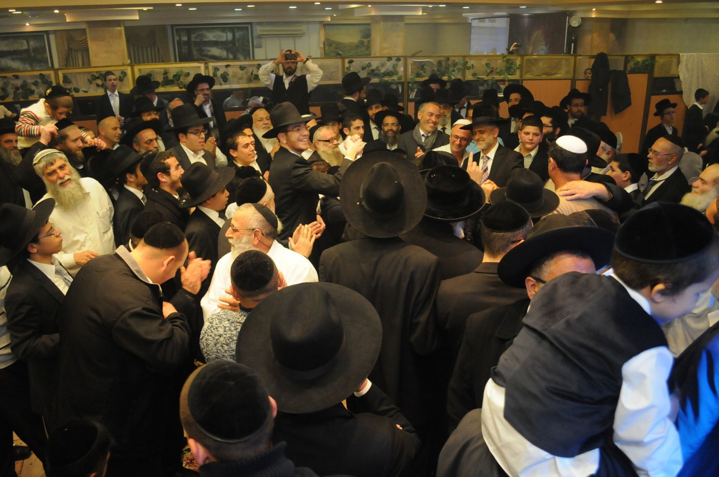 גלריה: בר מצווה לבנו של המקובל הרב בניהו שמואלי