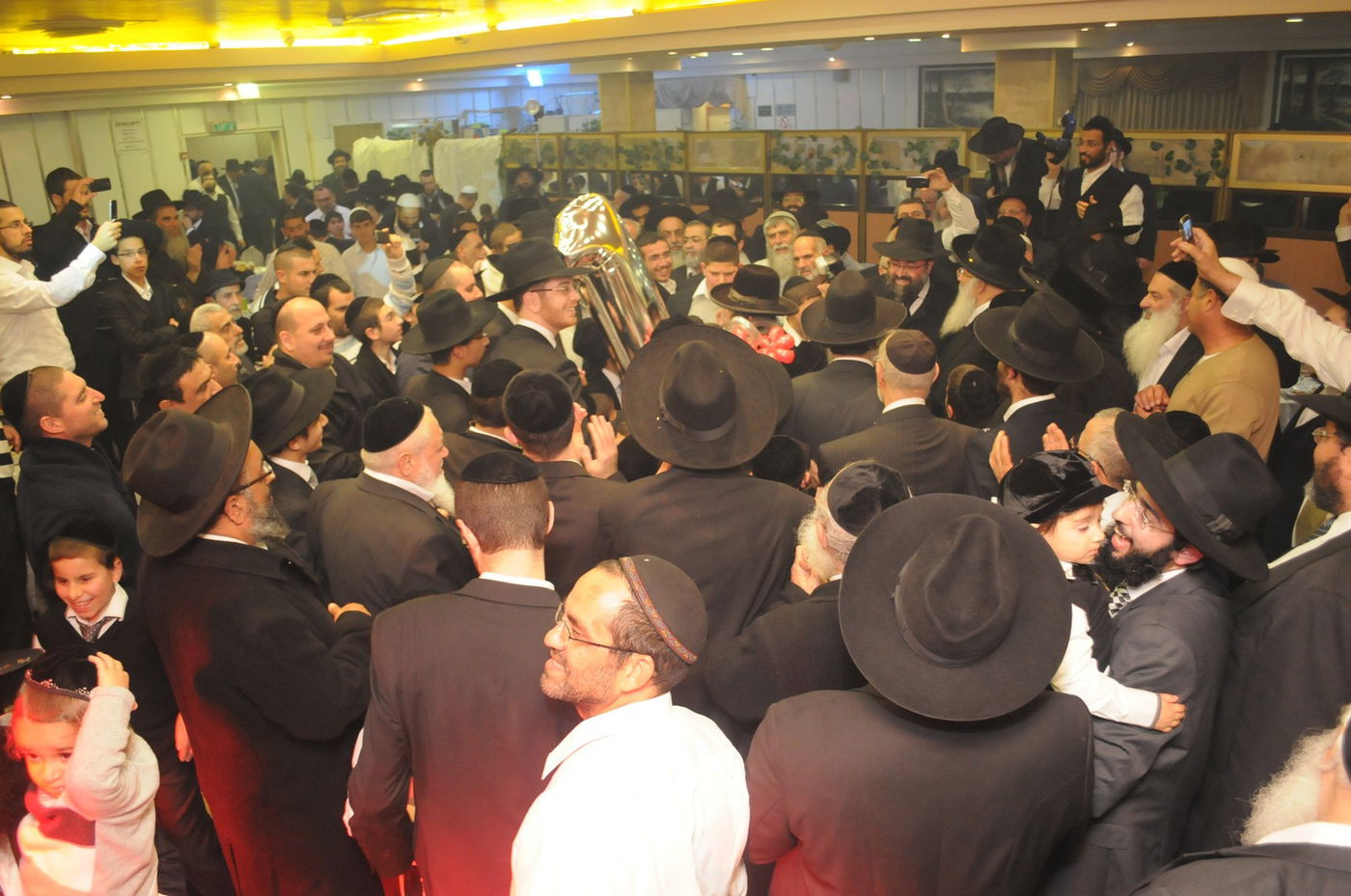 גלריה: בר מצווה לבנו של המקובל הרב בניהו שמואלי