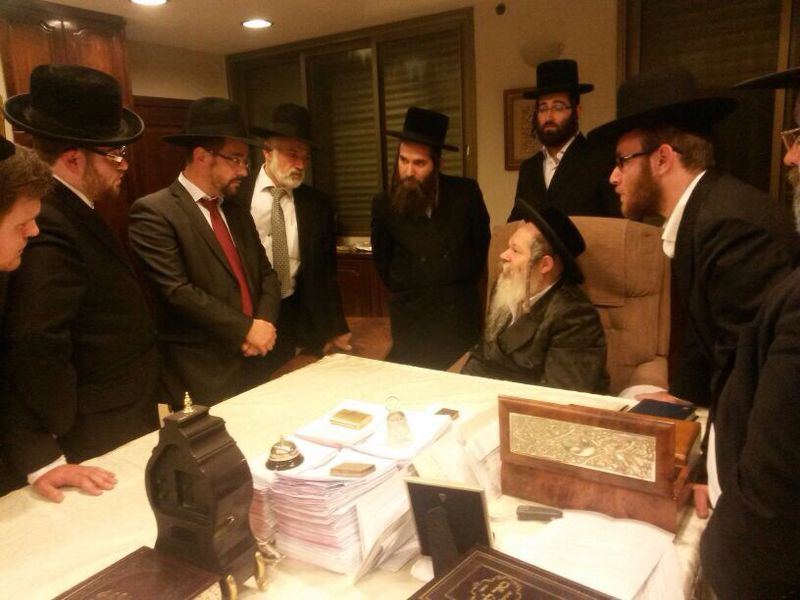 האדמו"ר מפרמישלאן להנהלת 'איחוד הצלה': "אל תתייחסו אל המלעיגים"