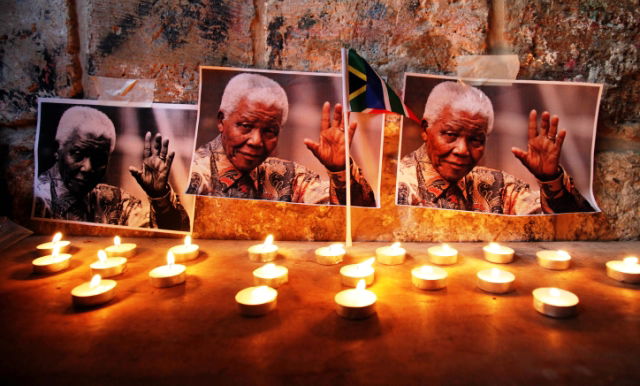 שרשרת של מבוכות באשכבת מנדלה