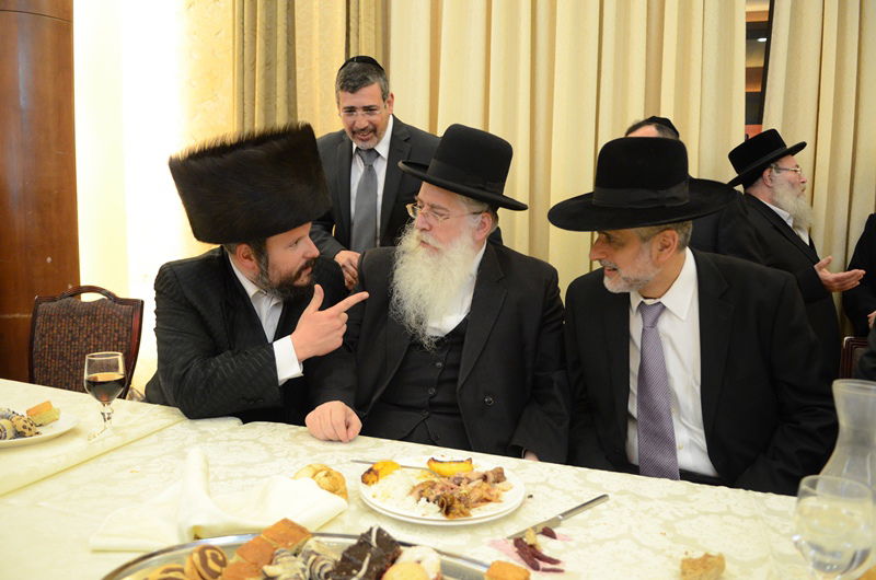 רה"ע מאיר רובינשטיין חיתן, אלפים הגיעו לאחל מזל טוב