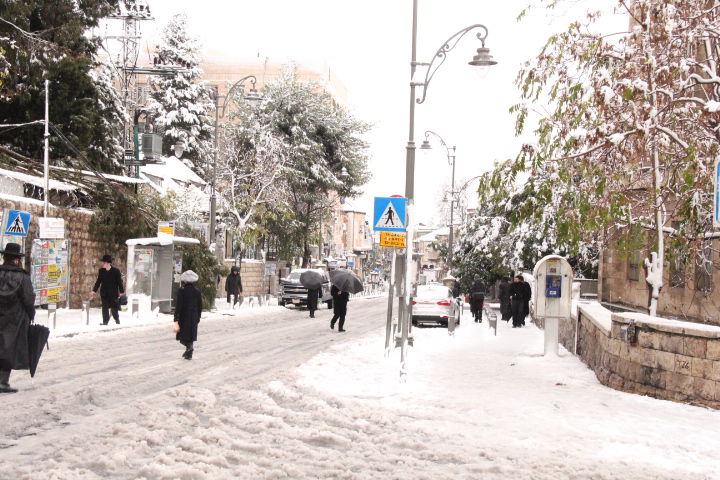 ירושלים כוסתה ב-10 ס"מ שלג, הכניסות לעיר נפתחו