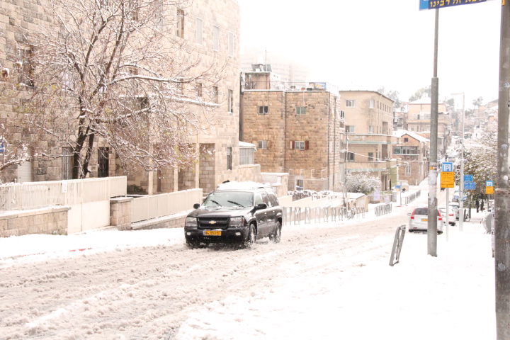 ירושלים כוסתה ב-10 ס"מ שלג, הכניסות לעיר נפתחו