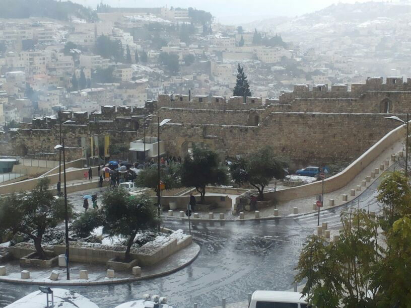 ירושלים כוסתה ב-10 ס"מ שלג, הכניסות לעיר נפתחו