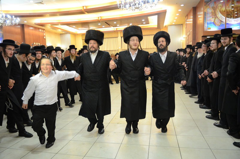 רה"ע מאיר רובינשטיין חיתן, אלפים הגיעו לאחל מזל טוב