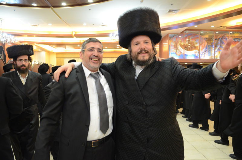 רה"ע מאיר רובינשטיין חיתן, אלפים הגיעו לאחל מזל טוב