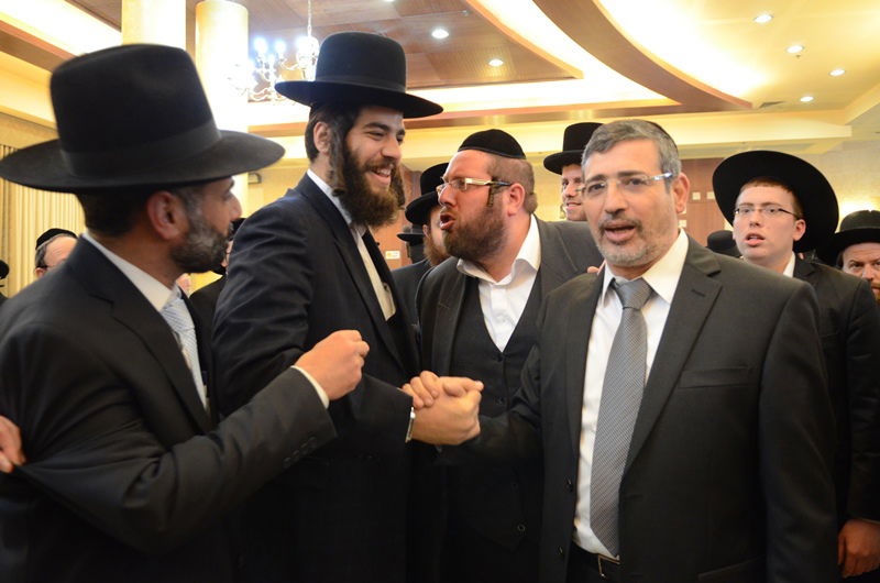 רה"ע מאיר רובינשטיין חיתן, אלפים הגיעו לאחל מזל טוב