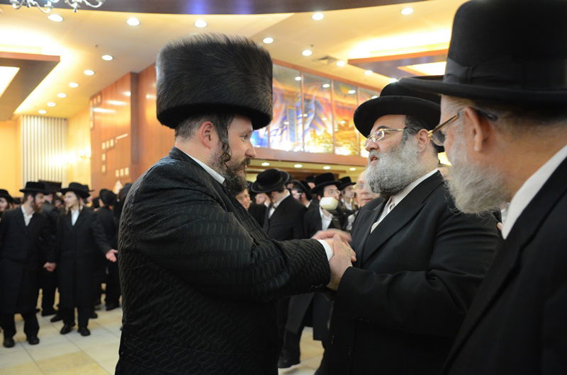 רה"ע מאיר רובינשטיין חיתן, אלפים הגיעו לאחל מזל טוב