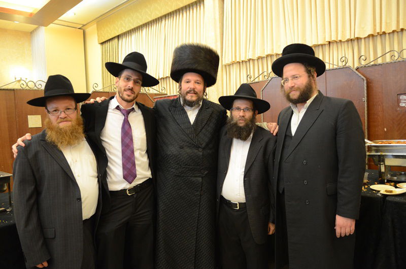 רה"ע מאיר רובינשטיין חיתן, אלפים הגיעו לאחל מזל טוב