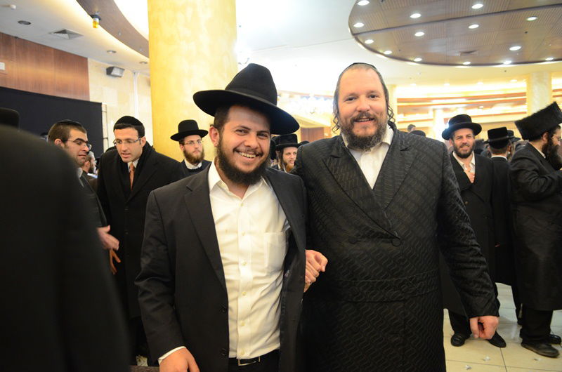 רה"ע מאיר רובינשטיין חיתן, אלפים הגיעו לאחל מזל טוב