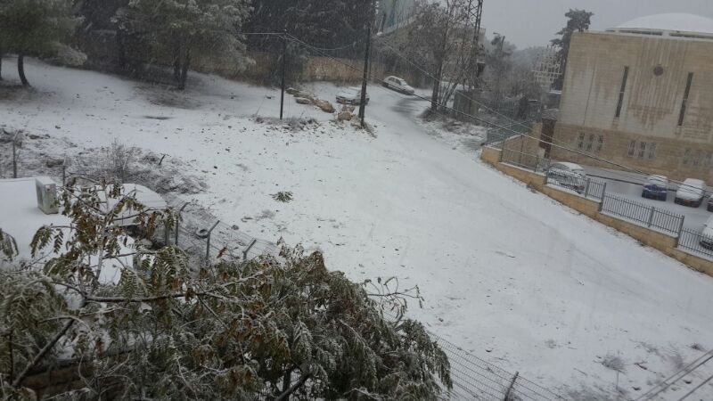 שלג כבד עוטף את ירושלים; אין כניסה מכביש 1 ו-443