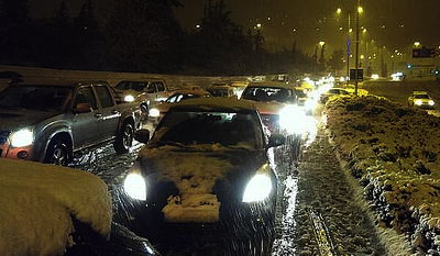 שלג כבד בבירה: הכניסות והיציאות מהעיר - חסומות