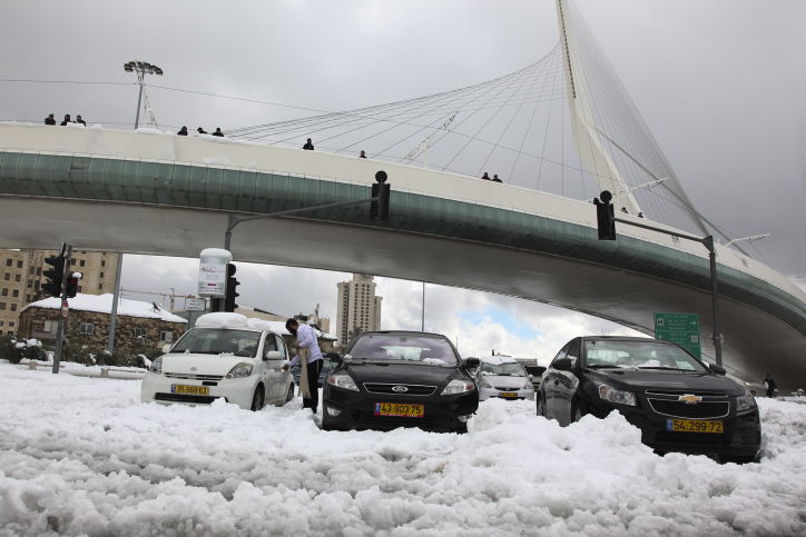 תקועים בשלג בירושלים