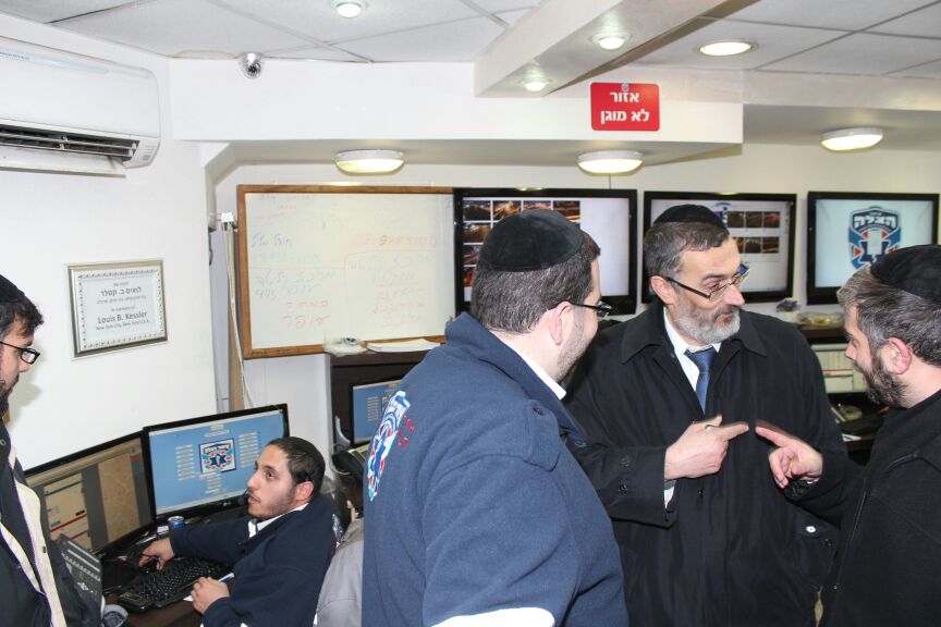 הרב דוד יוסף וסגני ראש עיריית ירושלים סקרו את פעילות 'איחוד הצלה'