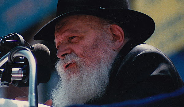 הרב מליובאוויטש: "העישון גורם להתנהגות לא ראויה"