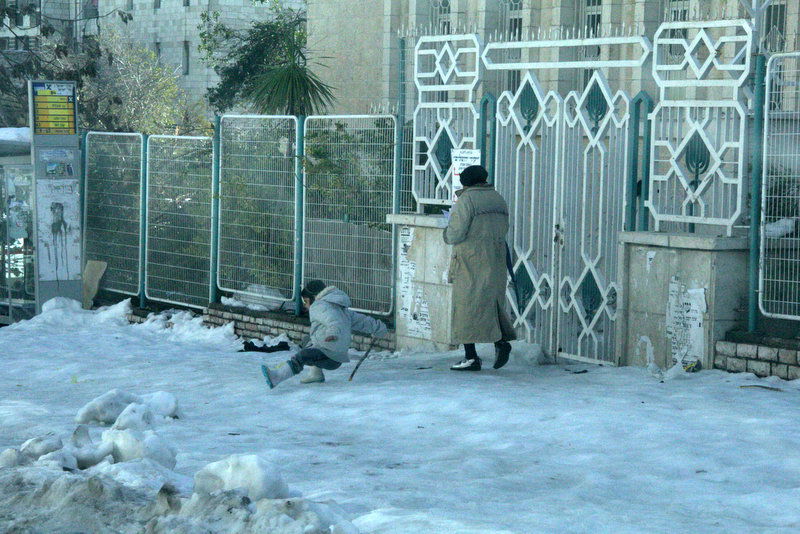 סכנת החלקה, כבישים מסוכנים