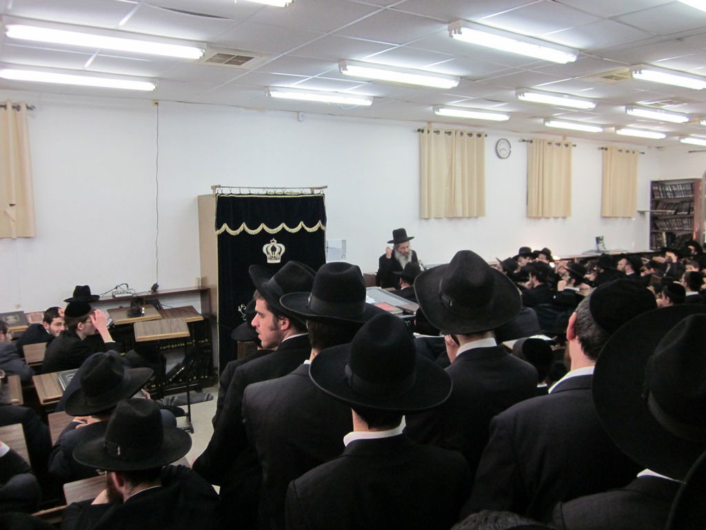 מאות הפגינו באשדוד נגד החוק לגיוס בני הישיבות