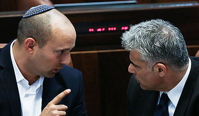 מאיים, נפתלי בנט ויאיר לפיד