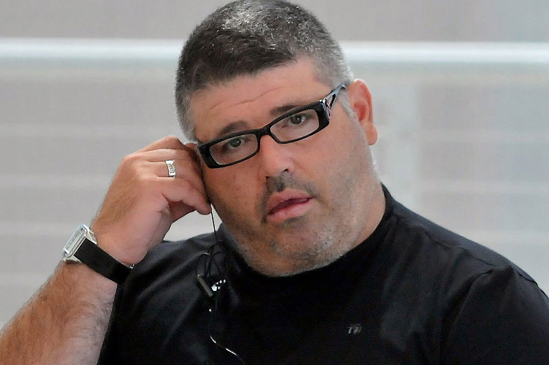 רני רהב. גם הוא בא לבקר בפוניבז'