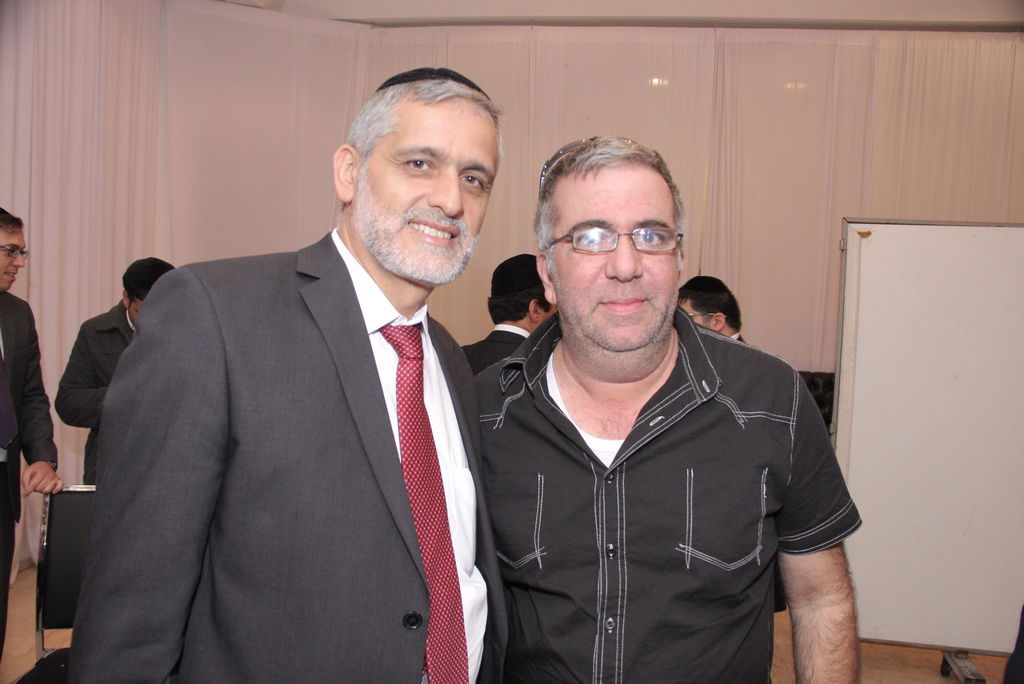 צפו: חגיגת יום הולדת לאלי ישי