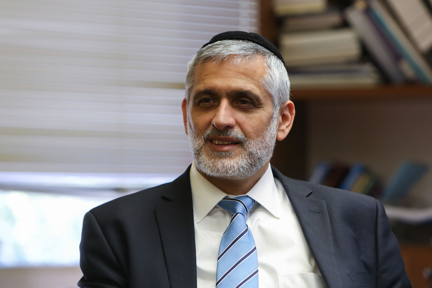 את התמונה הזו כנראה לא תראו ב'יום ליום'. אלי ישי, הצהריים