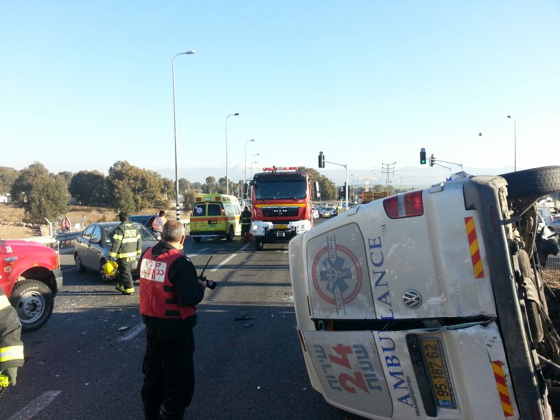 כביש 90: אמבולנס פרטי התהפך