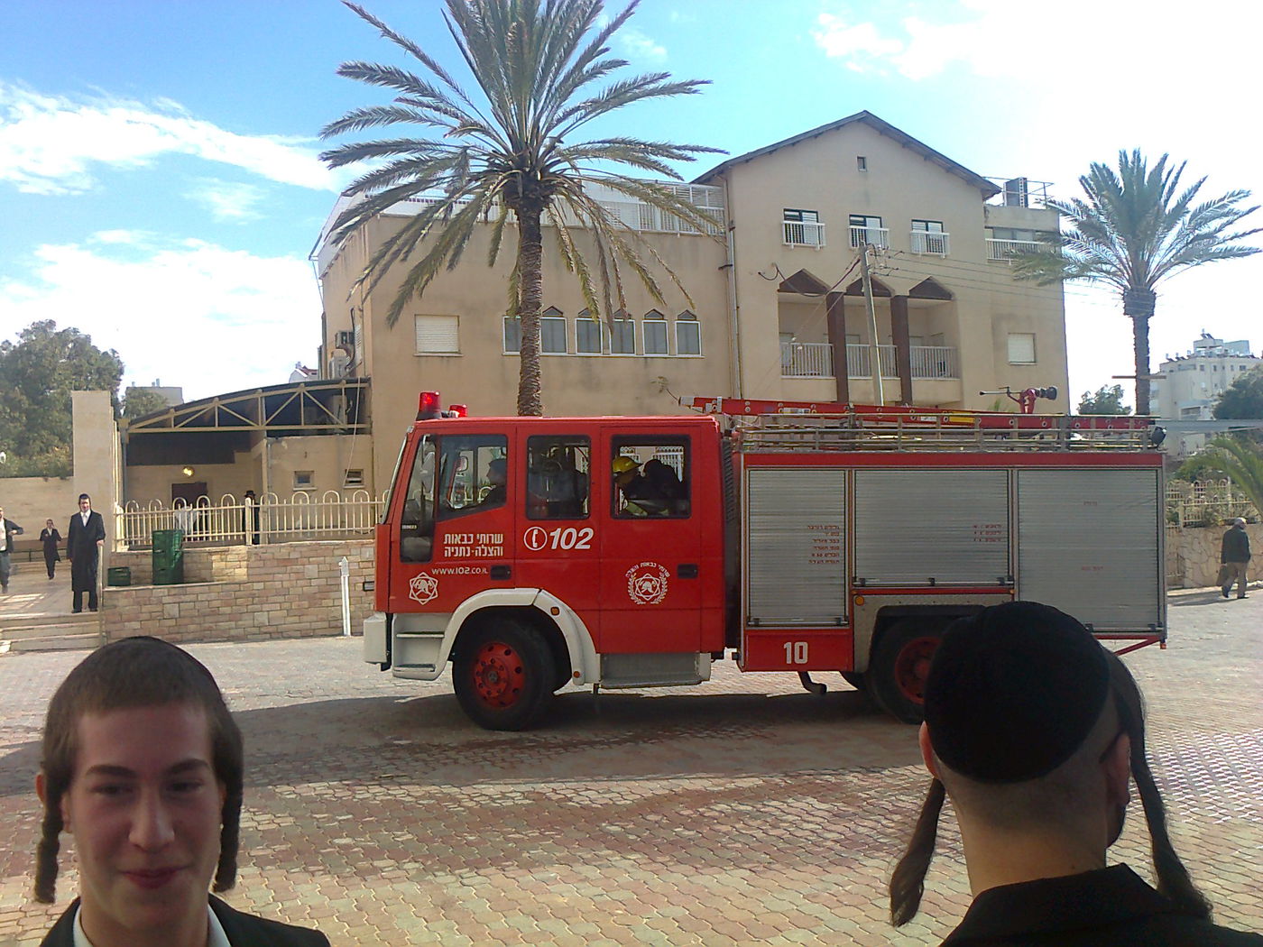 האדמו"ר מצאנז: "כשיש שריפה נשרפות קליפות רבות"