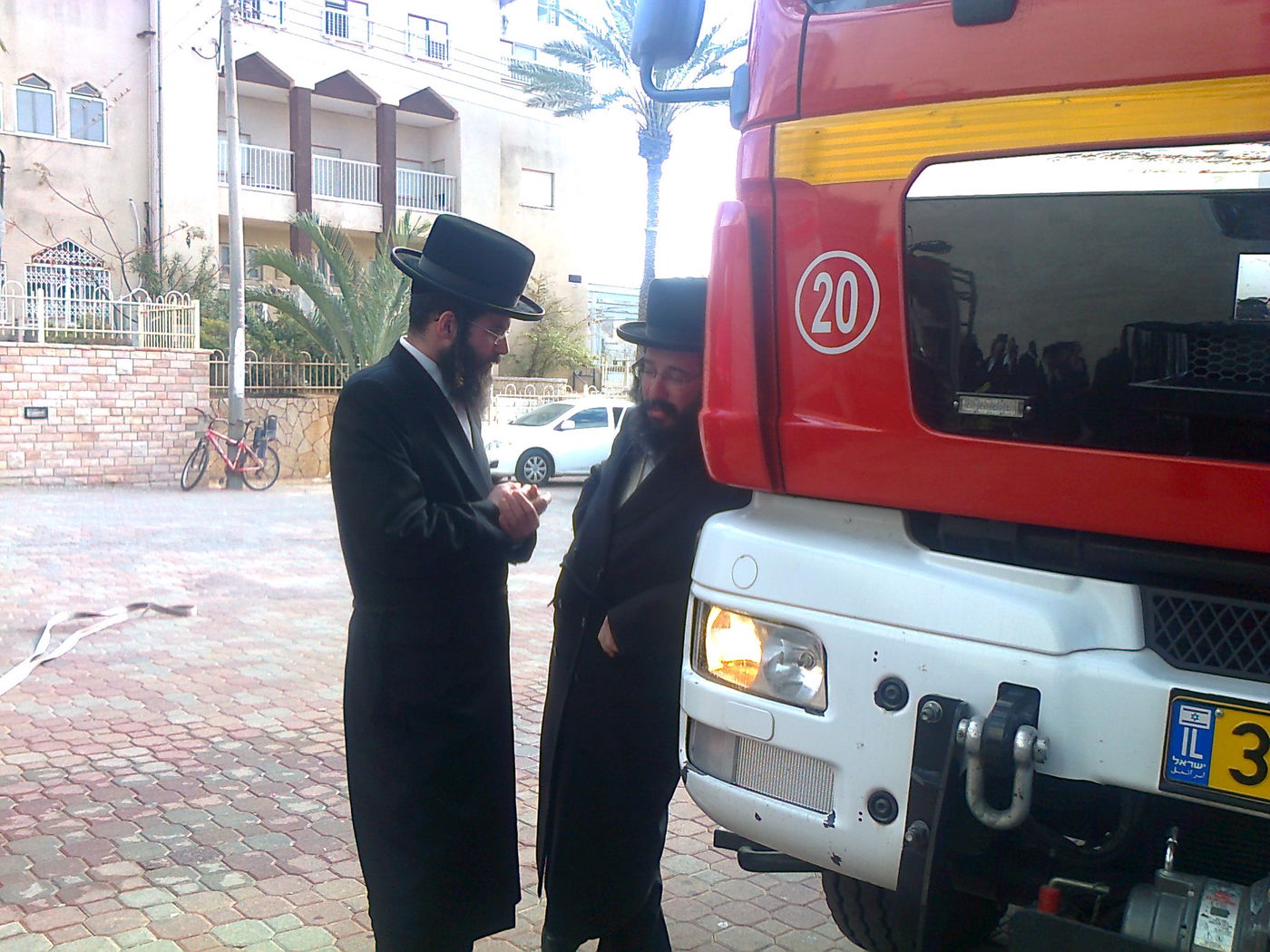 האדמו"ר מצאנז: "כשיש שריפה נשרפות קליפות רבות"