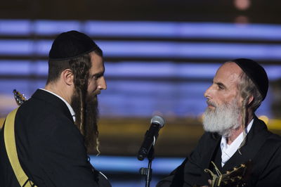 האחים גת, אמש