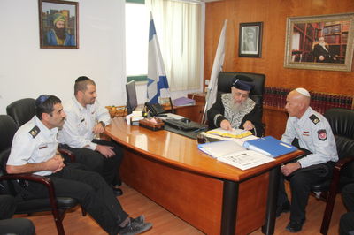 הכבאים עם הגר"י יוסף, הצהריים