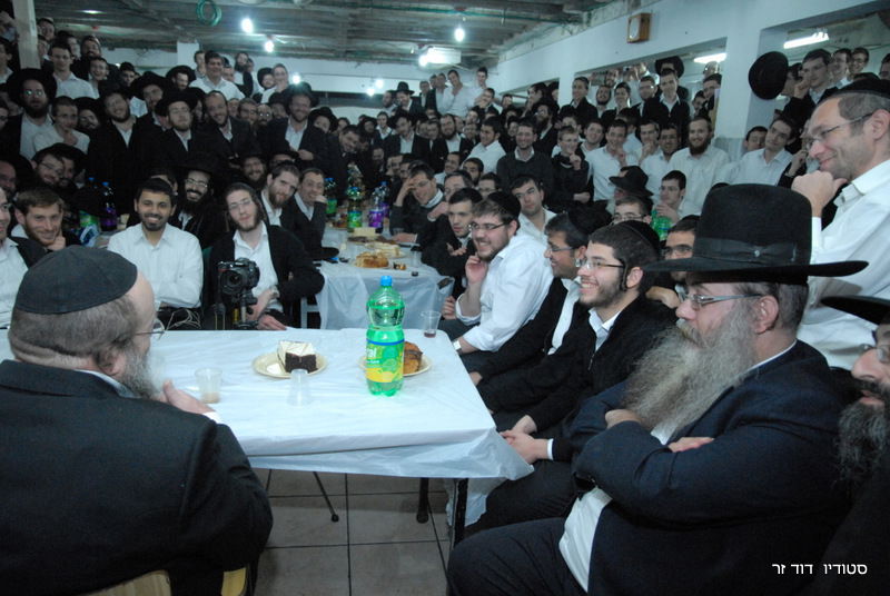 צפו: התלמידים הפתיעו את ראש-ישיבת חדרה