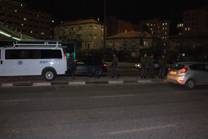 תיעוד: עשרות הפגינו נגד שחרור מחבלים