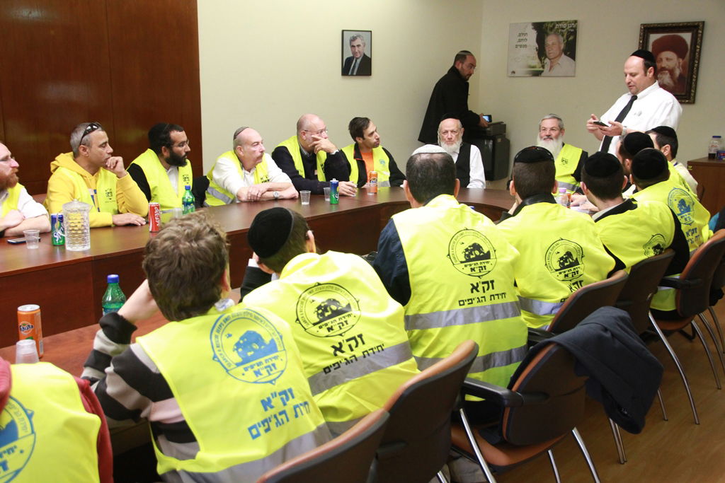 מתנדב חדש בזק"א: סגן שר הדתות אלי בן דהן